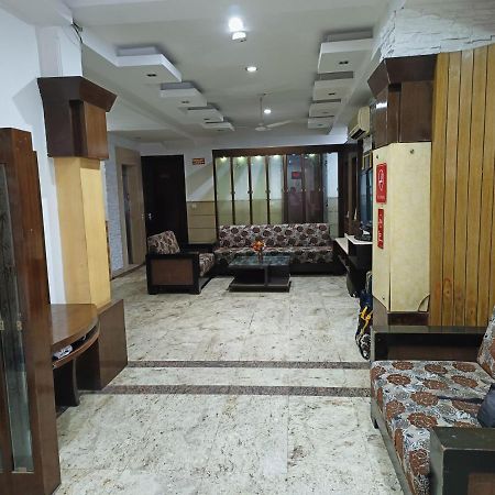 Hotel Tjs Grand Делі Екстер'єр фото