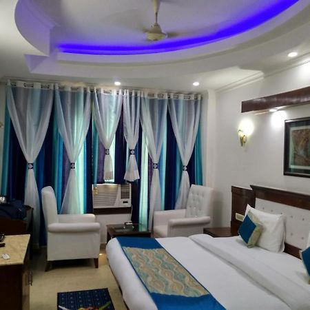 Hotel Tjs Grand Делі Екстер'єр фото