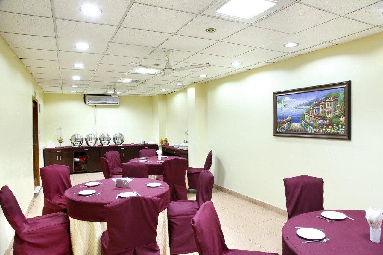 Hotel Tjs Grand Делі Екстер'єр фото