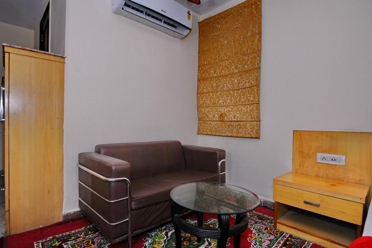 Hotel Tjs Grand Делі Екстер'єр фото