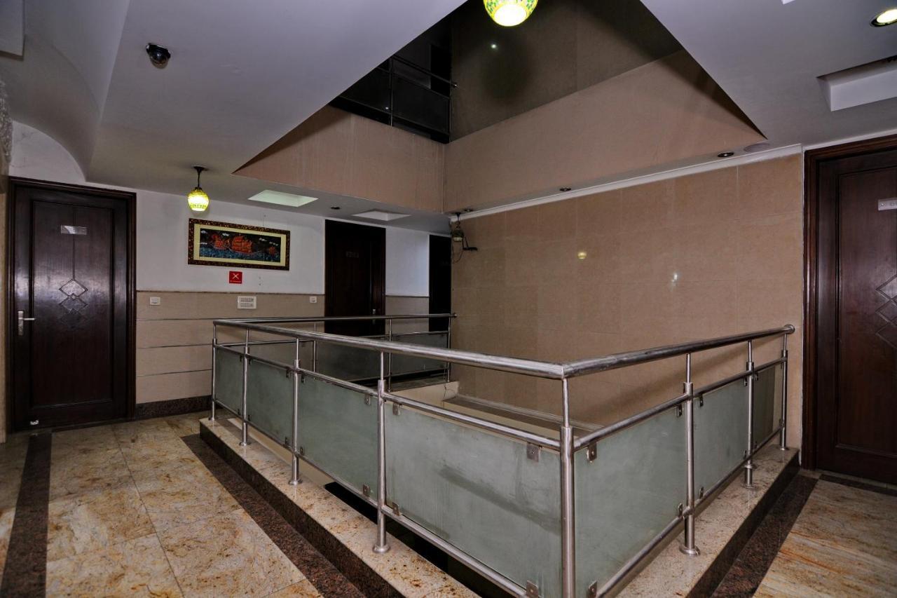 Hotel Tjs Grand Делі Екстер'єр фото