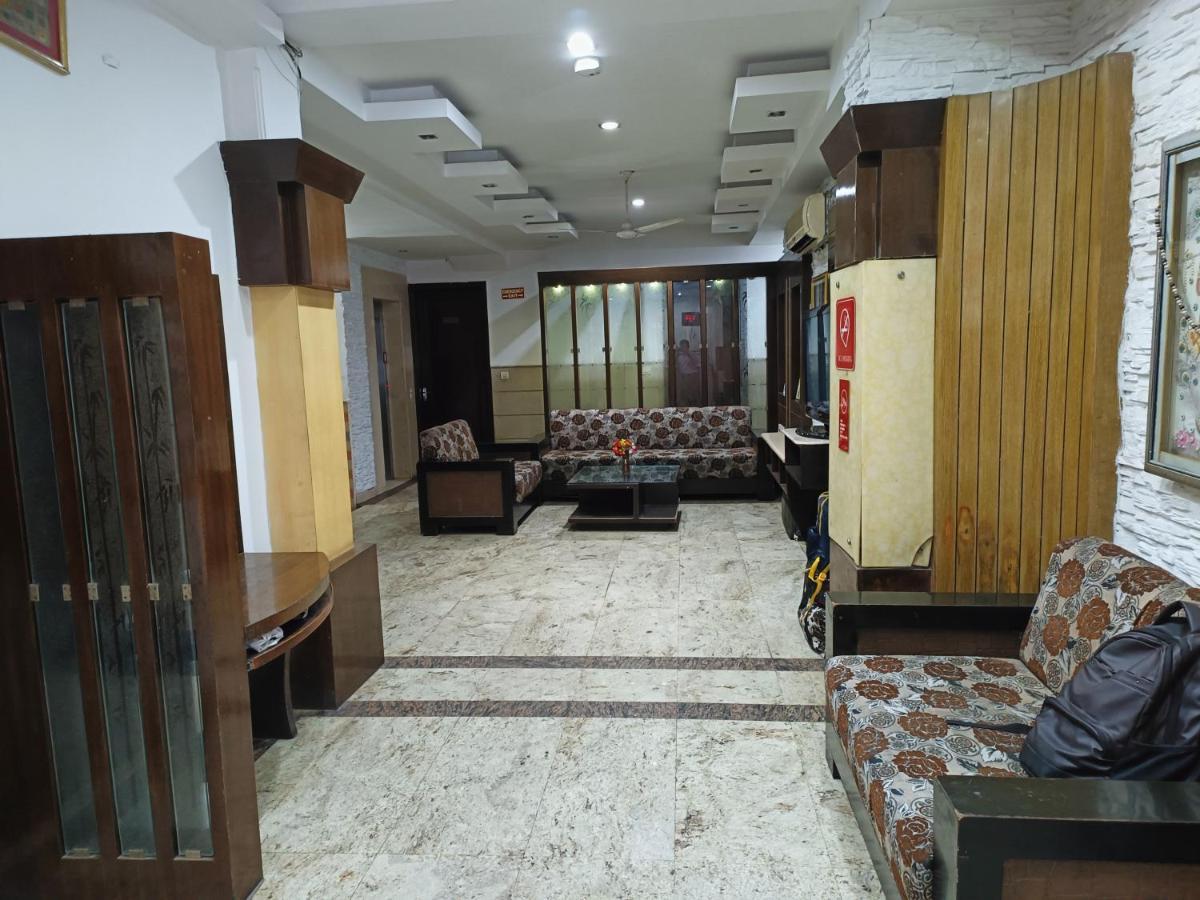 Hotel Tjs Grand Делі Екстер'єр фото