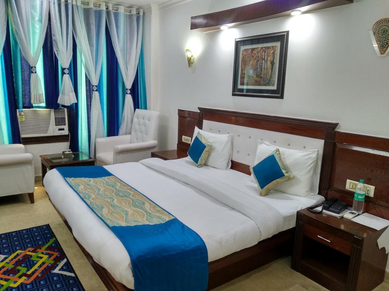 Hotel Tjs Grand Делі Екстер'єр фото