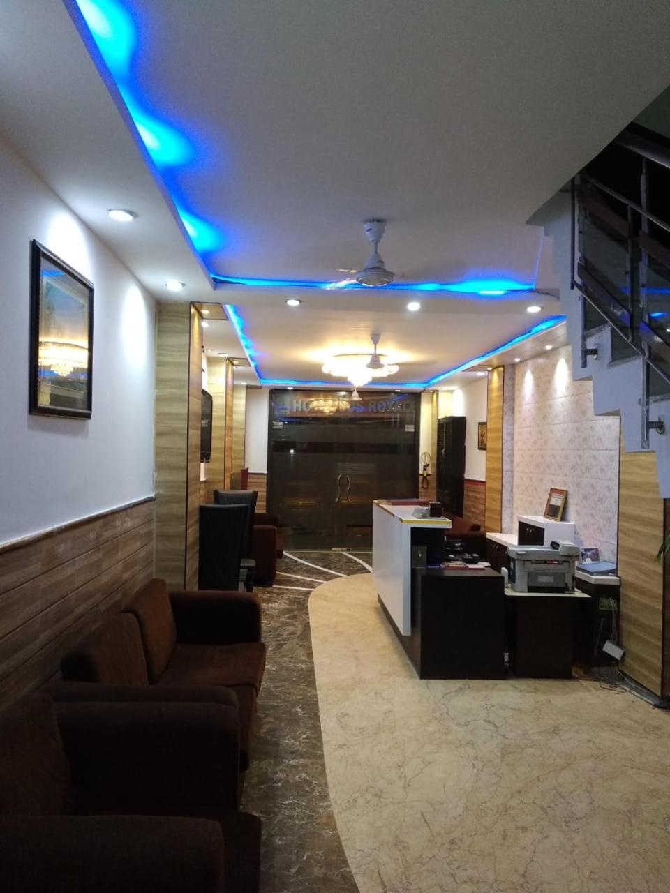 Hotel Tjs Grand Делі Екстер'єр фото