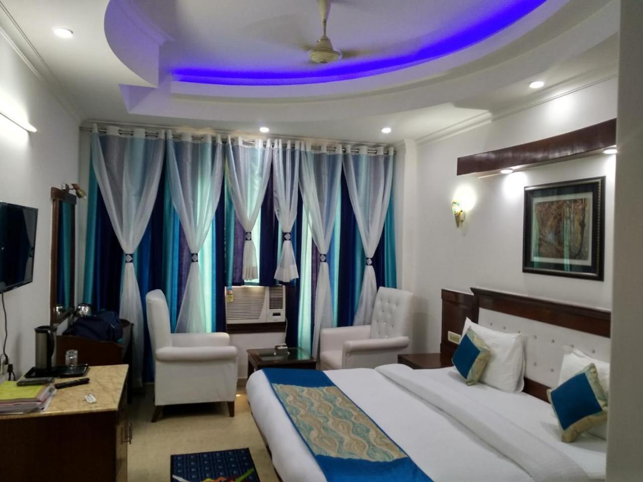 Hotel Tjs Grand Делі Екстер'єр фото